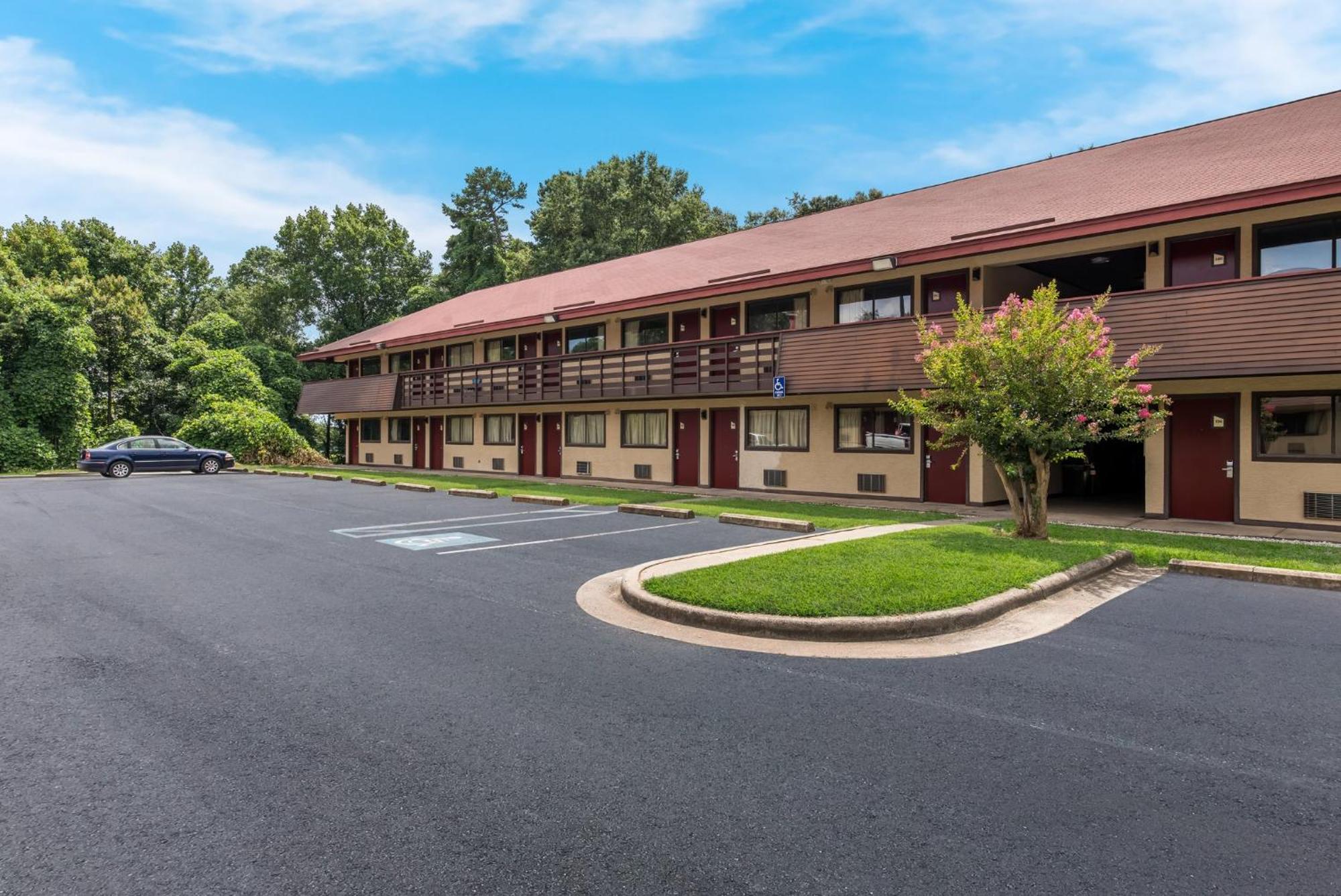 Red Roof Inn Хикори Экстерьер фото